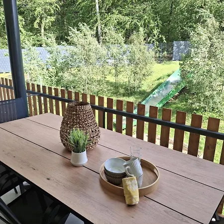 Sommer In Der Waldrand Mit Grossem Balkon